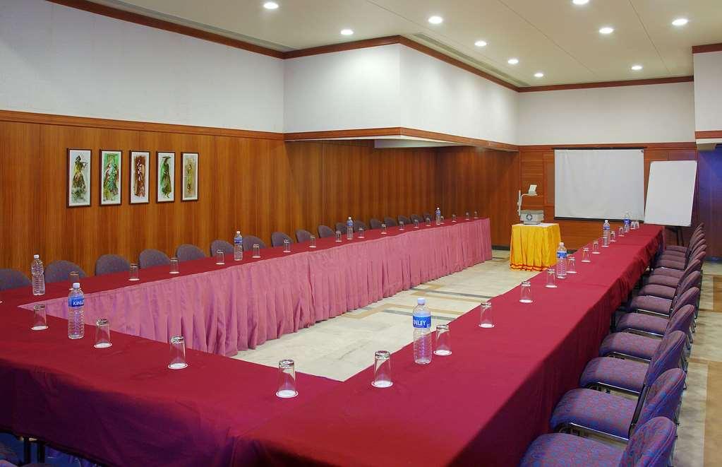 Comfort Inn President Near Ahmedabad Junction Station Faciliteter billede