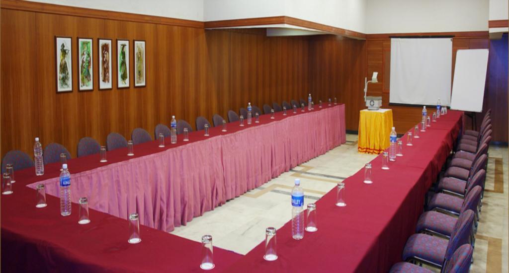 Comfort Inn President Near Ahmedabad Junction Station Eksteriør billede