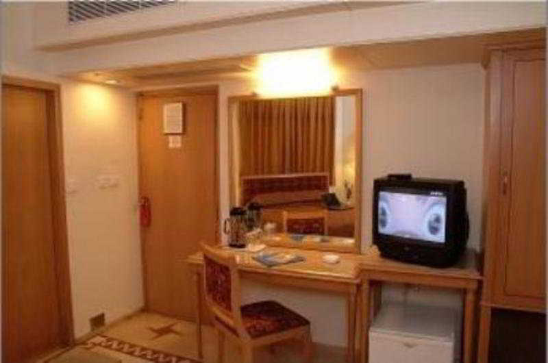 Comfort Inn President Near Ahmedabad Junction Station Eksteriør billede