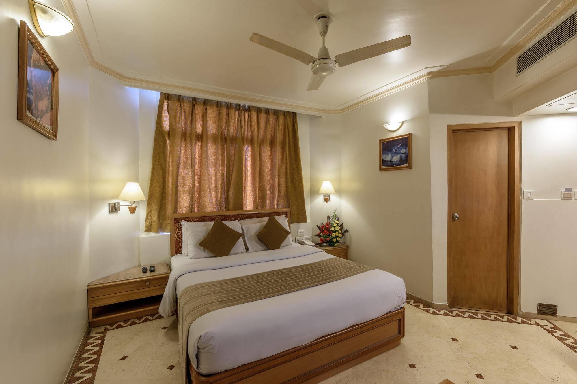 Comfort Inn President Near Ahmedabad Junction Station Eksteriør billede